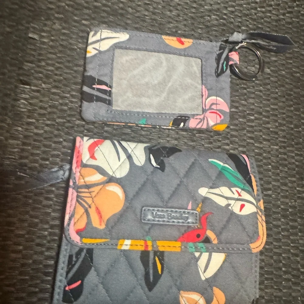 Vera Bradley Gray Floral Quilted Wallet and ID Holder - Picture 2 of 8
